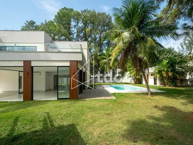 Casa 4 quartos e 6 banheiros, à venda ou para alugar, no bairro Barra da Tijuca em Rio de Janeiro