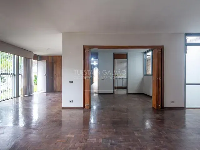 Casa com 252m² 3 quartos e 1 banheiro, à venda, no bairro Alto da Glória em Curitiba
