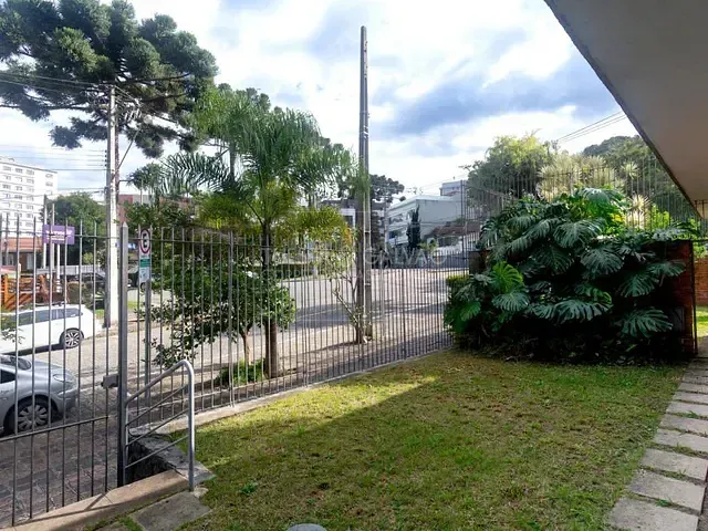 Casa com 252m² 3 quartos e 1 banheiro, à venda, no bairro Alto da Glória em Curitiba