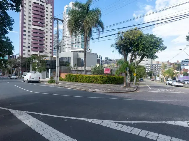 Casa com 252m² 3 quartos e 1 banheiro, à venda, no bairro Alto da Glória em Curitiba