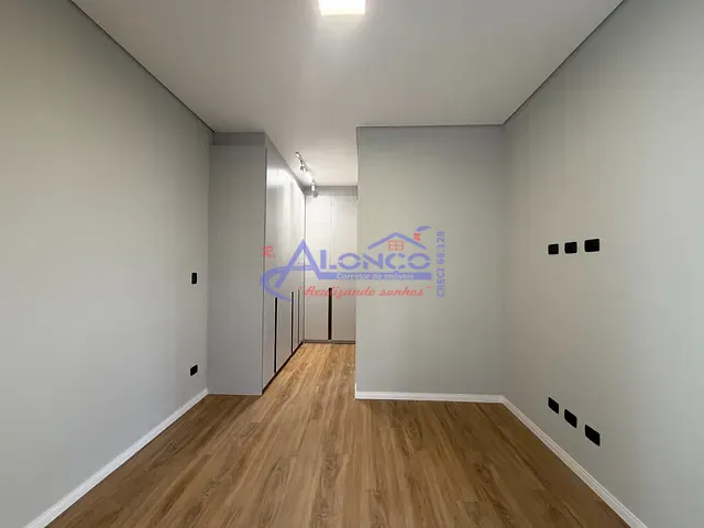 Casa com 212m² 3 quartos e 2 banheiros, à venda, no bairro Jardim Jacinto em Jacareí