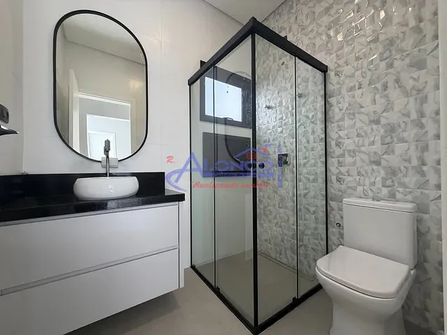 Casa com 212m² 3 quartos e 2 banheiros, à venda, no bairro Jardim Jacinto em Jacareí
