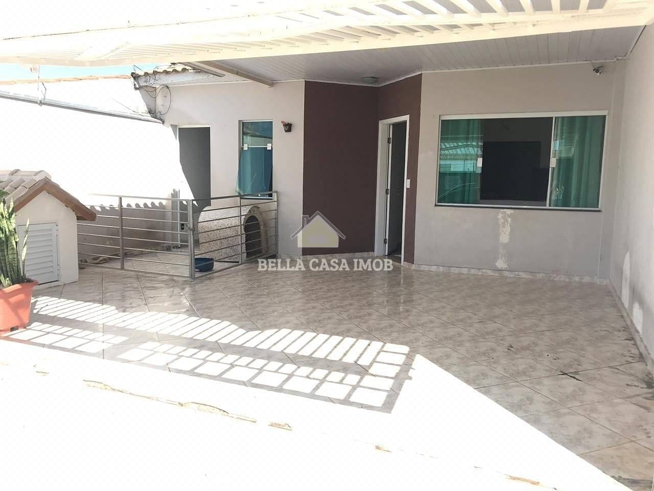 Casa à venda com 3 quartos, 137m² - Foto 1
