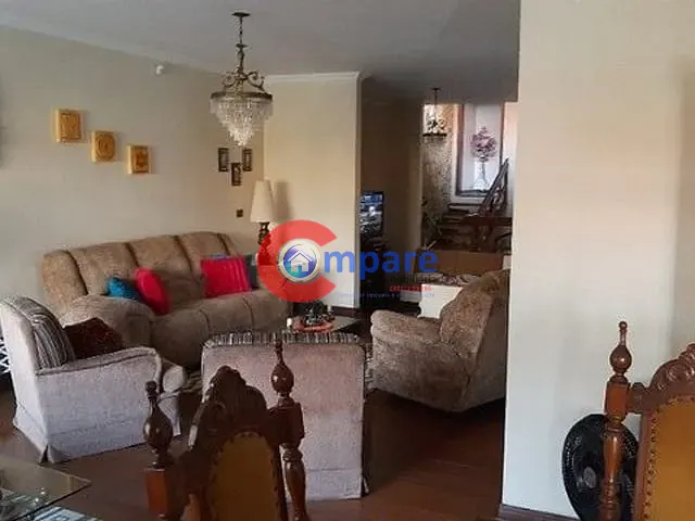 Casa com 300m² 3 quartos e 2 banheiros, à venda, no bairro Vila Galvão em Guarulhos