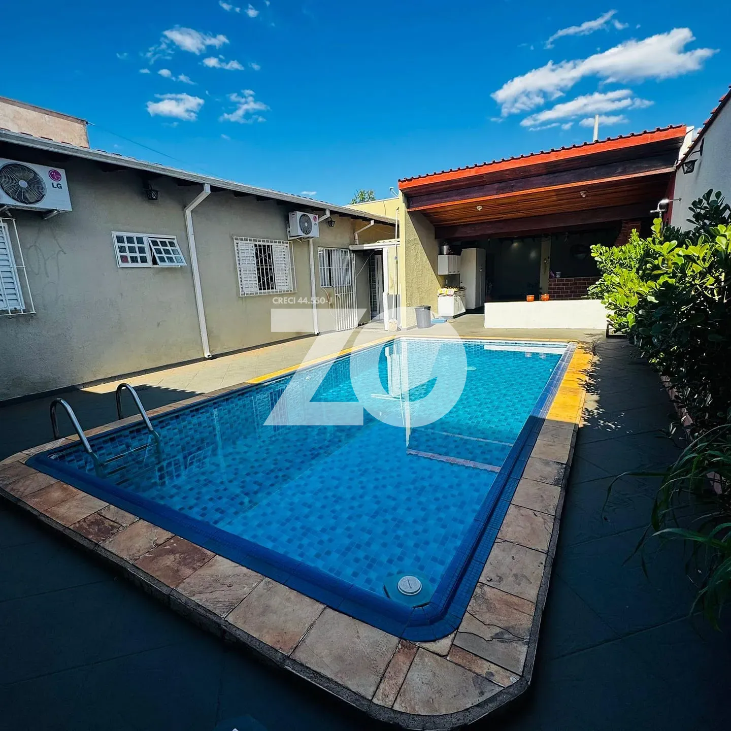 Casa, 3 quartos, 220 m² - Foto 1