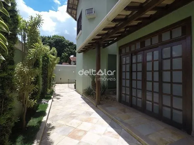 Casa com 452m² 4 quartos e 5 banheiros, à venda, no bairro Venda Nova em Belo Horizonte