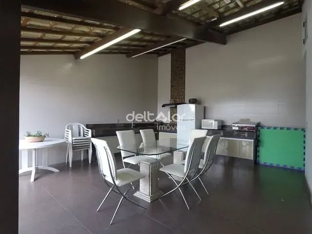 Casa com 452m² 4 quartos e 5 banheiros, à venda, no bairro Venda Nova em Belo Horizonte