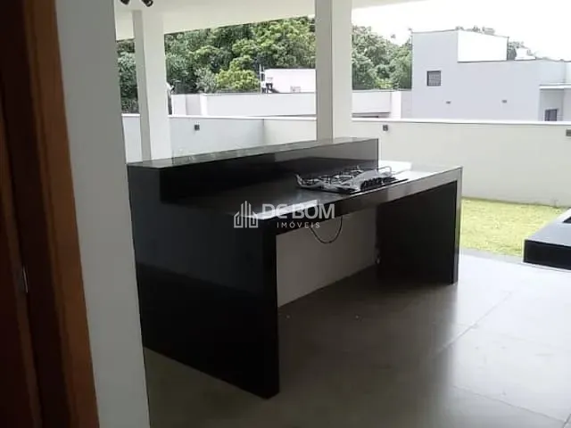 Casa com 450m² 4 quartos e 4 banheiros, à venda, no bairro Santa Ângela em Poços de Caldas