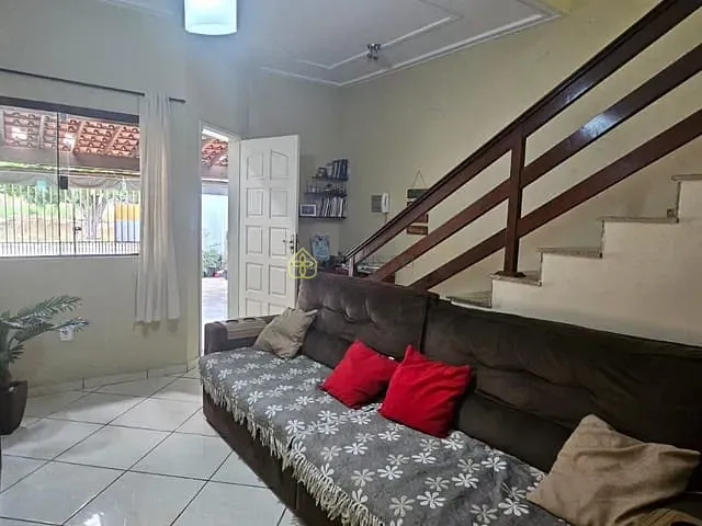 Casa com 375m² 3 quartos e 3 banheiros, à venda, no bairro Jardim Itatiaia em Itatiaia