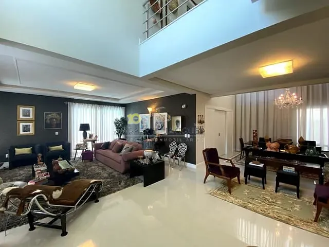 Casa com 532m² 4 quartos e 6 banheiros, à venda, no bairro Pedra Branca em Palhoça