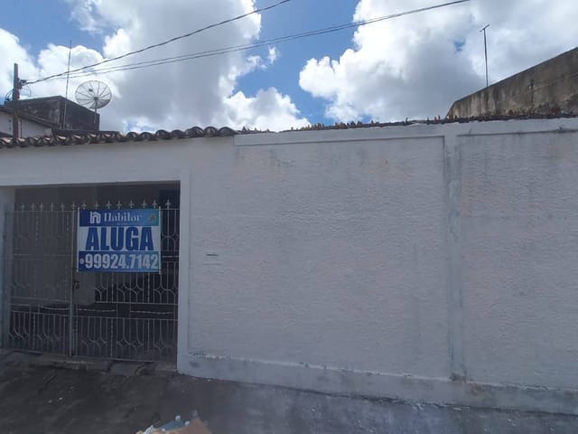 Casa 2 quartos e 1 banheiro, para alugar, no bairro Eduardo Gomes em São Cristóvão