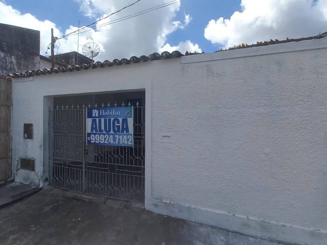 Casa 2 quartos e 1 banheiro, para alugar, no bairro Eduardo Gomes em São Cristóvão