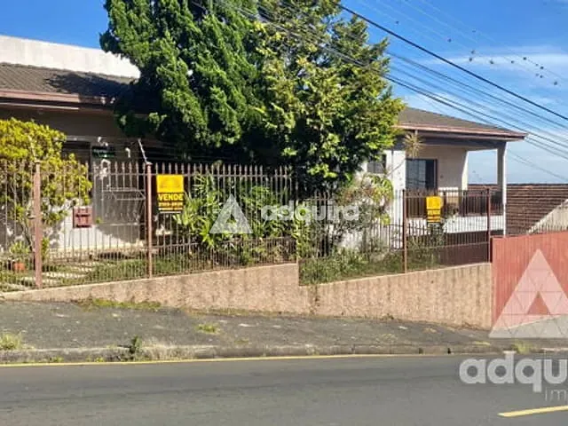 Casa com 232m² 3 quartos e 2 banheiros, à venda, no bairro Centro em Ponta Grossa