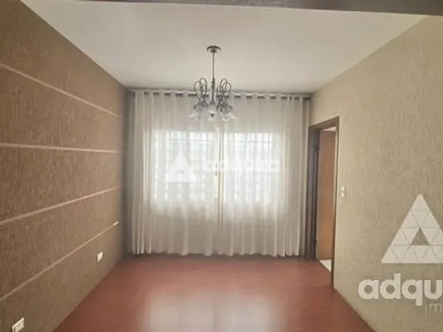 Casa com 232m² 3 quartos e 2 banheiros, à venda, no bairro Centro em Ponta Grossa
