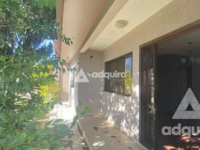 Casa com 232m² 3 quartos e 2 banheiros, à venda, no bairro Centro em Ponta Grossa