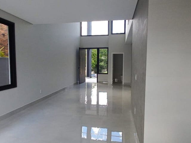 Casa com 480m² 3 quartos e 5 banheiros, à venda, no bairro Ipiranga em Louveira