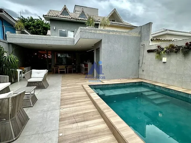 Casa com 320m² 4 quartos e 8 banheiros, à venda, no bairro Recreio dos Bandeirantes em Rio de Janeiro