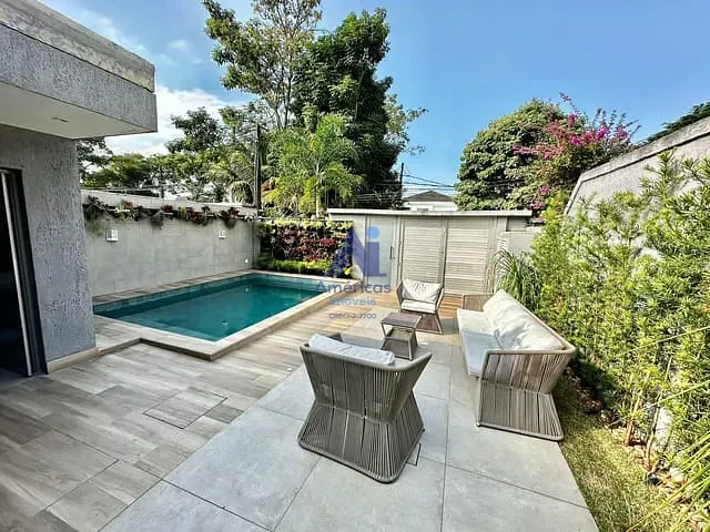 Casa com 320m² 4 quartos e 8 banheiros, à venda, no bairro Recreio dos Bandeirantes em Rio de Janeiro