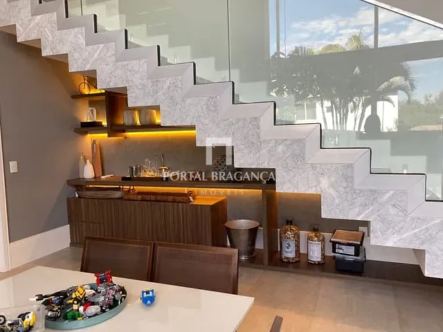 Casa com 2450m² 5 quartos e 8 banheiros, à venda, no bairro Condomínio Jardim das Palmeiras em Bragança Paulista
