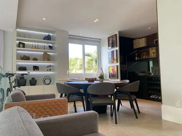 Casa com 2450m² 5 quartos e 8 banheiros, à venda, no bairro Condomínio Jardim das Palmeiras em Bragança Paulista