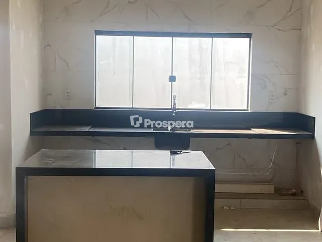 Casa com 370m² 4 quartos e 3 banheiros, à venda, no bairro Residencial Cerejeiras em Anápolis