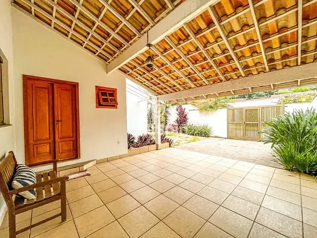 Casa com 360m² 4 quartos e 7 banheiros, para alugar, no bairro Itaipu em Niterói