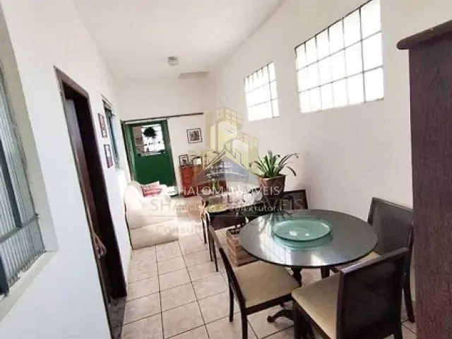 Casa com 204m² 4 quartos e 2 banheiros, à venda, no bairro Parque Xangri-La em Contagem