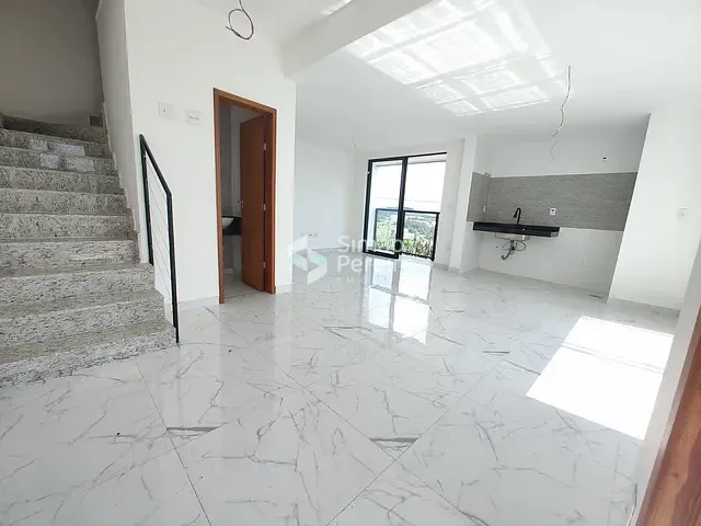 Casa 3 quartos e 3 banheiros, à venda, no bairro Santana em Juiz de Fora