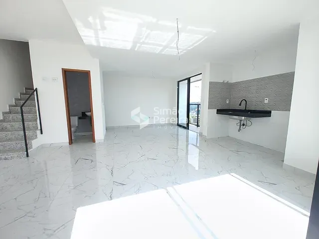 Casa 3 quartos e 3 banheiros, à venda, no bairro Santana em Juiz de Fora