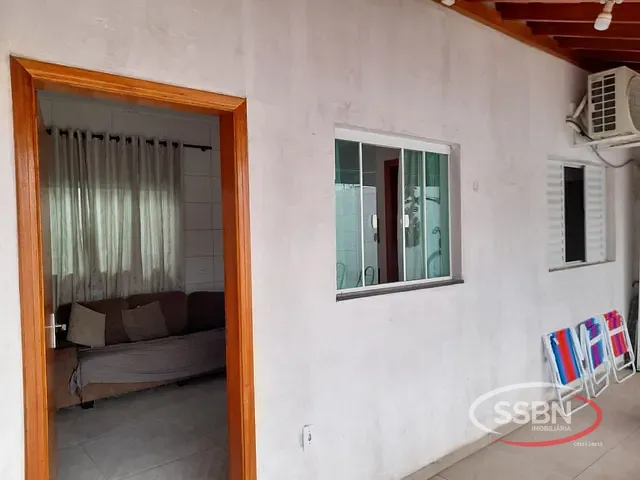 Casa com 200m² 2 quartos e 2 banheiros, à venda, no bairro Jardim dos Lagos em Nova Odessa