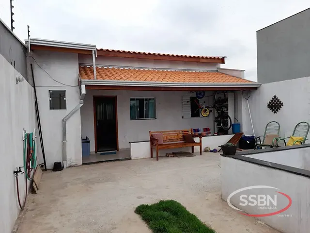 Casa com 200m² 2 quartos e 2 banheiros, à venda, no bairro Jardim dos Lagos em Nova Odessa