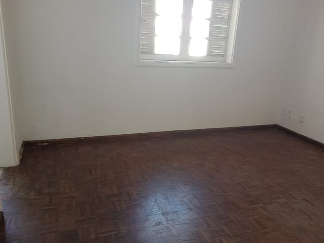 Casa com 198m², à venda, no bairro Centro em Taubaté