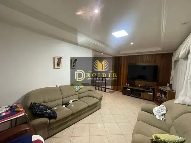 Casa com 225m² 4 quartos e 3 banheiros, à venda, no bairro Vila Mesquita em São Paulo