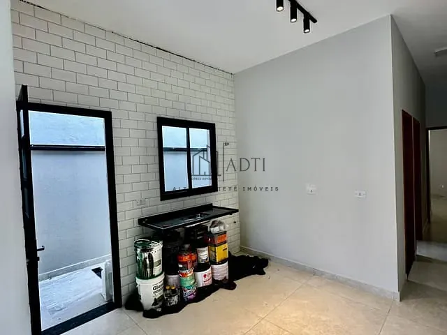 Casa 2 quartos e 1 banheiro, à venda, no bairro Vila Brasileira em Mogi das Cruzes