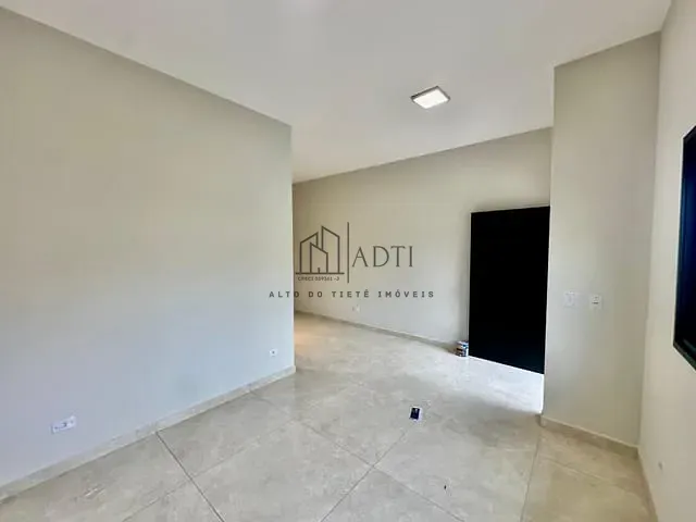 Casa 2 quartos e 1 banheiro, à venda, no bairro Vila Brasileira em Mogi das Cruzes