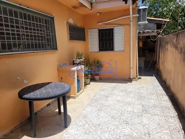 Casa 2 quartos e 1 banheiro, à venda, no bairro Jardim Siesta em Jacareí