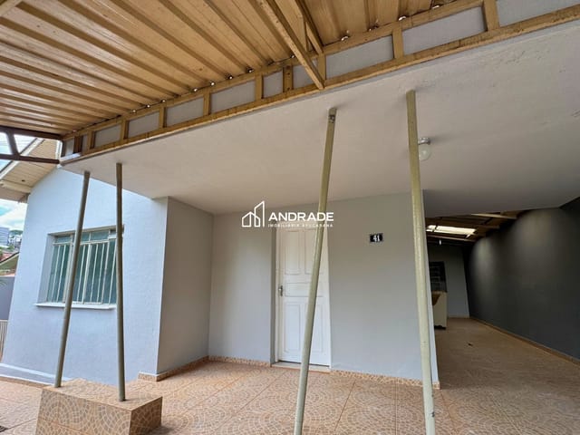 Casa com 258m² 3 quartos e 2 banheiros, à venda, no bairro Vila Brasil em Apucarana