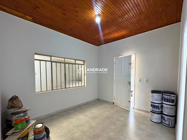 Casa com 258m² 3 quartos e 2 banheiros, à venda, no bairro Vila Brasil em Apucarana