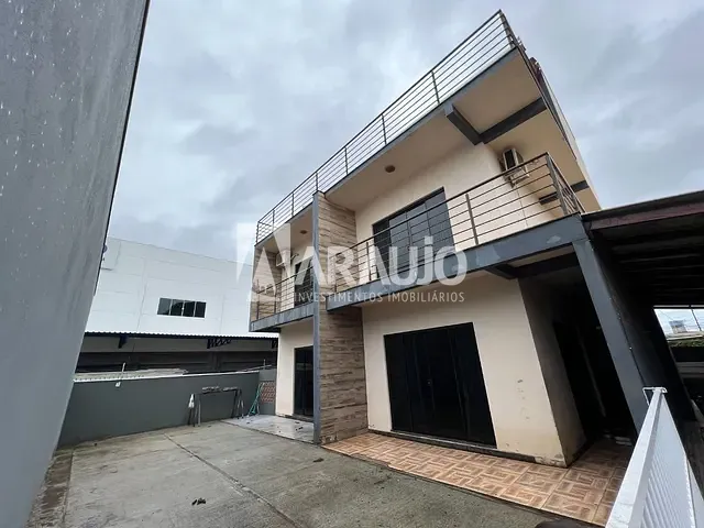 Casa com 450m² 7 quartos e 5 banheiros, à venda, no bairro Salseiros em Itajaí