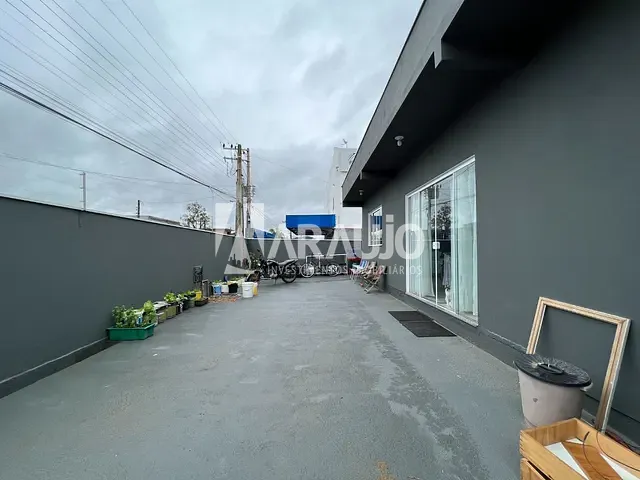 Casa com 450m² 7 quartos e 5 banheiros, à venda, no bairro Salseiros em Itajaí