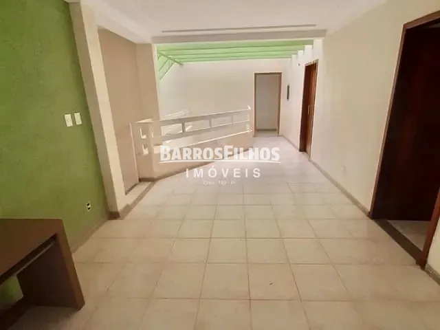 Casa com 1350m² 7 quartos e 8 banheiros, à venda, no bairro Atalaia em Aracaju
