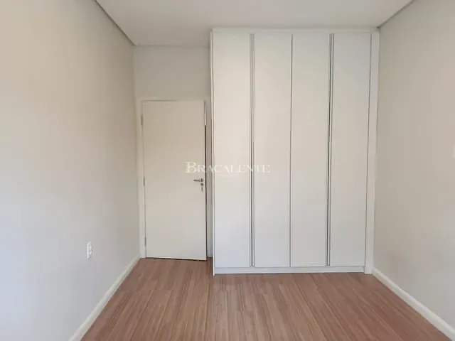 Casa com 300m² 3 quartos e 3 banheiros, à venda ou para alugar, no bairro Chácaras Silvania em Valinhos