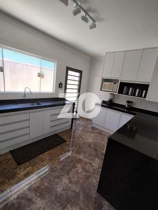 Casa, 3 quartos, 195 m² - Foto 3