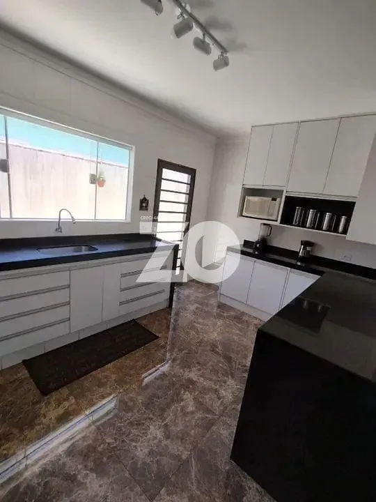 Casa, 3 quartos, 195 m² - Foto 3