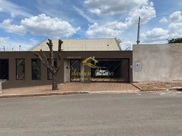 Casa com 360m² 3 quartos e 4 banheiros, à venda, no bairro Coliseu em Londrina
