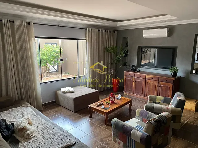 Casa com 360m² 3 quartos e 4 banheiros, à venda, no bairro Coliseu em Londrina