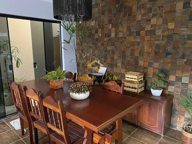 Casa com 360m² 3 quartos e 4 banheiros, à venda, no bairro Coliseu em Londrina