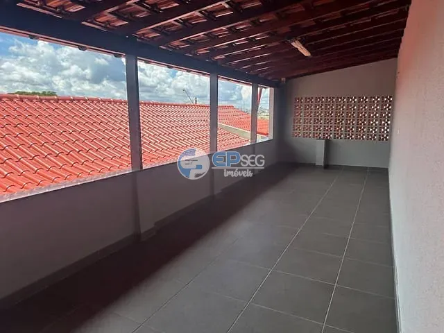 Casa com 300m² 3 quartos e 3 banheiros, à venda, no bairro Santa Mônica em Londrina