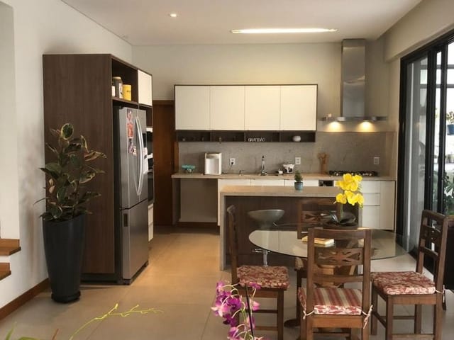 Casa com 506m² 4 quartos e 5 banheiros, à venda ou para alugar, no bairro Condomínio Residencial Alphaville em São José dos Campos