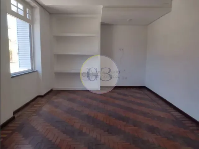 Casa 3 quartos e 3 banheiros, à venda ou para alugar, no bairro Centro em Pelotas